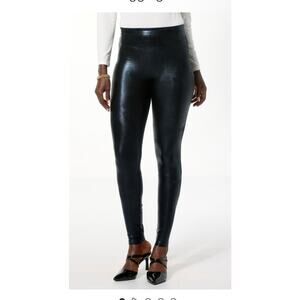 Hue Women's Size 1X Plus Faux Leather Black Ankle Length Pants Leggings